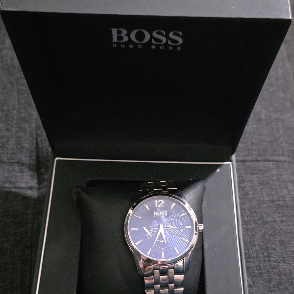 Hugo Boss Silver Metal Bracelet Analog Wristwatch Blue Dial Day/Date Sub-Dial w…